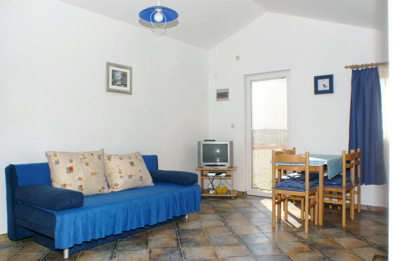 Family Friendly Seaside Apartments Vlasici, Pag - 4319 エクステリア 写真