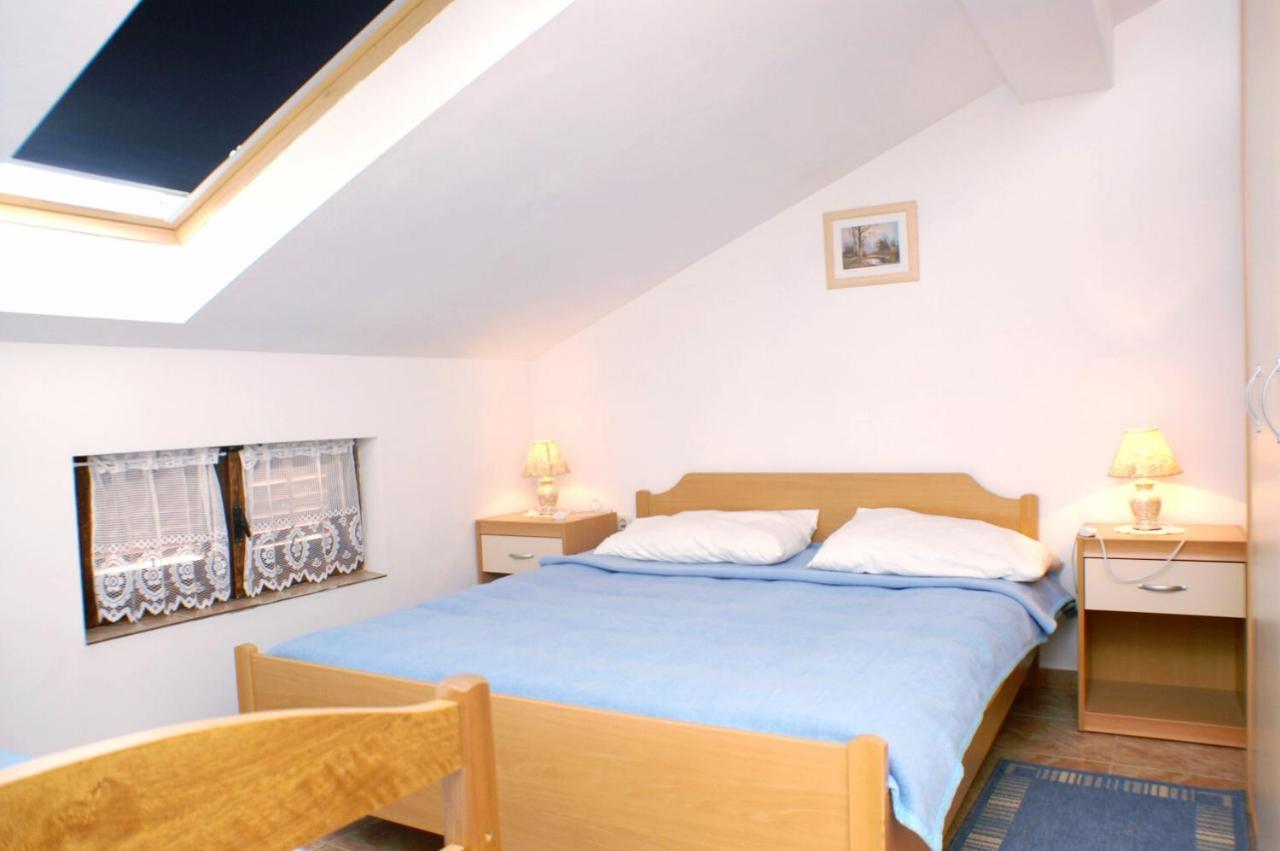 Family Friendly Seaside Apartments Vlasici, Pag - 4319 エクステリア 写真