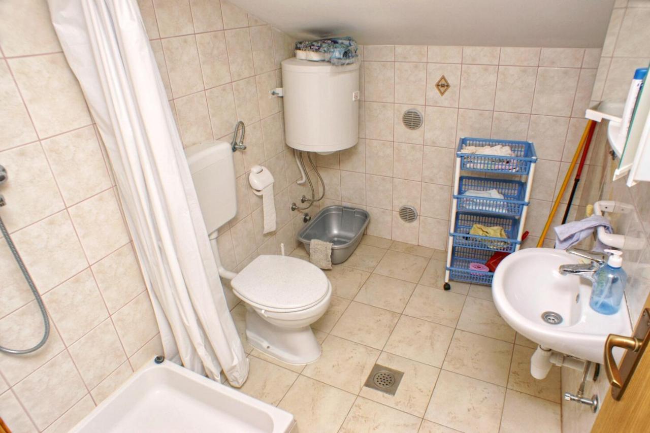 Family Friendly Seaside Apartments Vlasici, Pag - 4319 エクステリア 写真