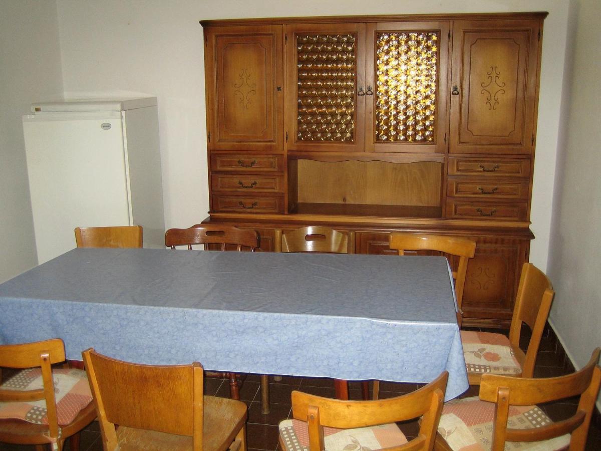 Family Friendly Seaside Apartments Vlasici, Pag - 4319 エクステリア 写真