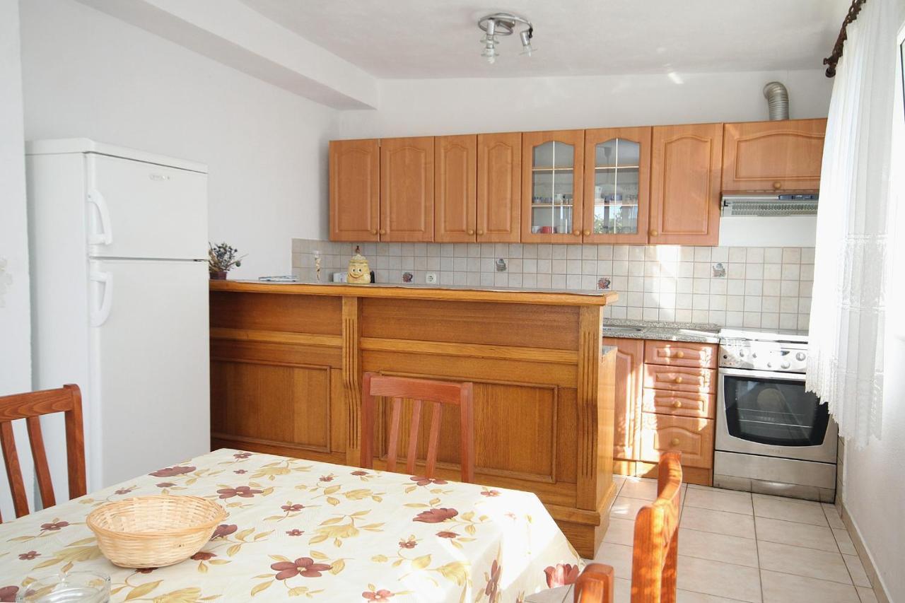 Family Friendly Seaside Apartments Vlasici, Pag - 4319 エクステリア 写真