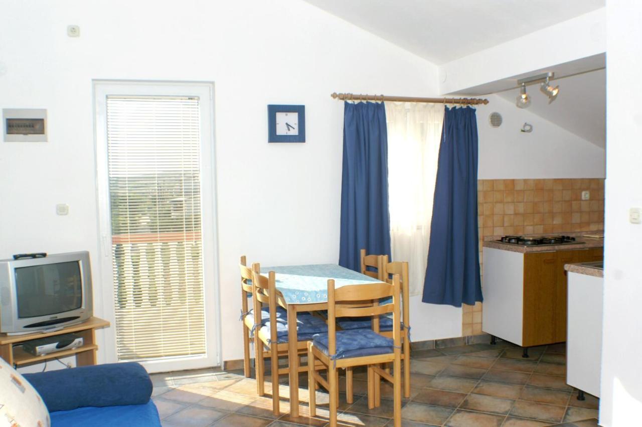 Family Friendly Seaside Apartments Vlasici, Pag - 4319 エクステリア 写真